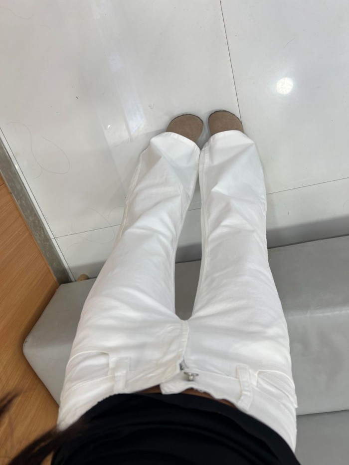 Quần jeans bootcut trắng cạp thấp của Mỹ dành cho nữ, phong cách mùa xuân mới, rộng rãi và linh