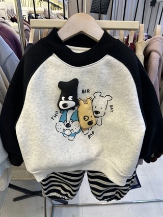 Áo len nhung trẻ em cổ tròn giản dị hoạt hình búp bê bé trai và bé gái áo dày