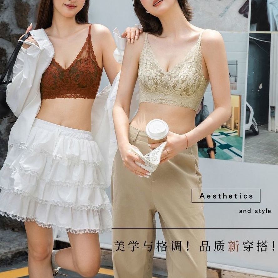 Quần Lót Đỏ Nữ Với Thiết Kế Cổ Chữ V Sâu và Ren Gợi Cảm