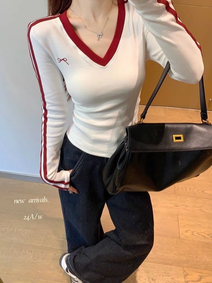 Áo thun cổ chữ V raglan tương phản áo sơ mi xếp lớp bên trong mùa thu dành cho nữ nhỏ nhắn ngắn đi