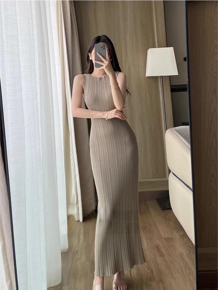 Váy vest dài mát mẻ Ôm vừa vặn cao cấp váy dệt kim không tay mỏng Váy dài giảm béo eo khí chất