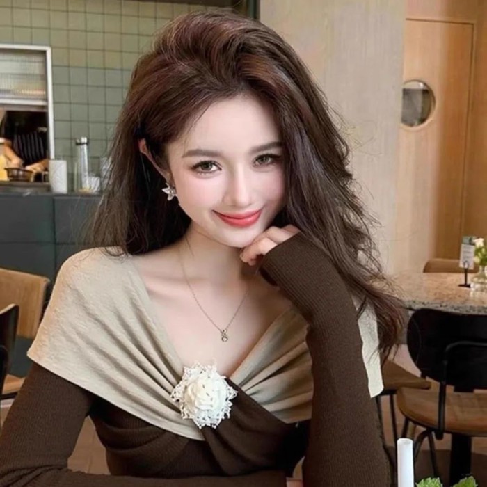 Áo len xoắn màu nâu độc đáo Hàn Quốc, áo nhung bên trong ôm sát mùa đông nữ tính, cao cấp và thời t