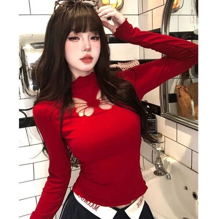 Hot Girl Áo thun nửa cổ rùa khoét cổ bướm cho đầu thu thể hiện sự mỏng manh và khao khát thuần khiế