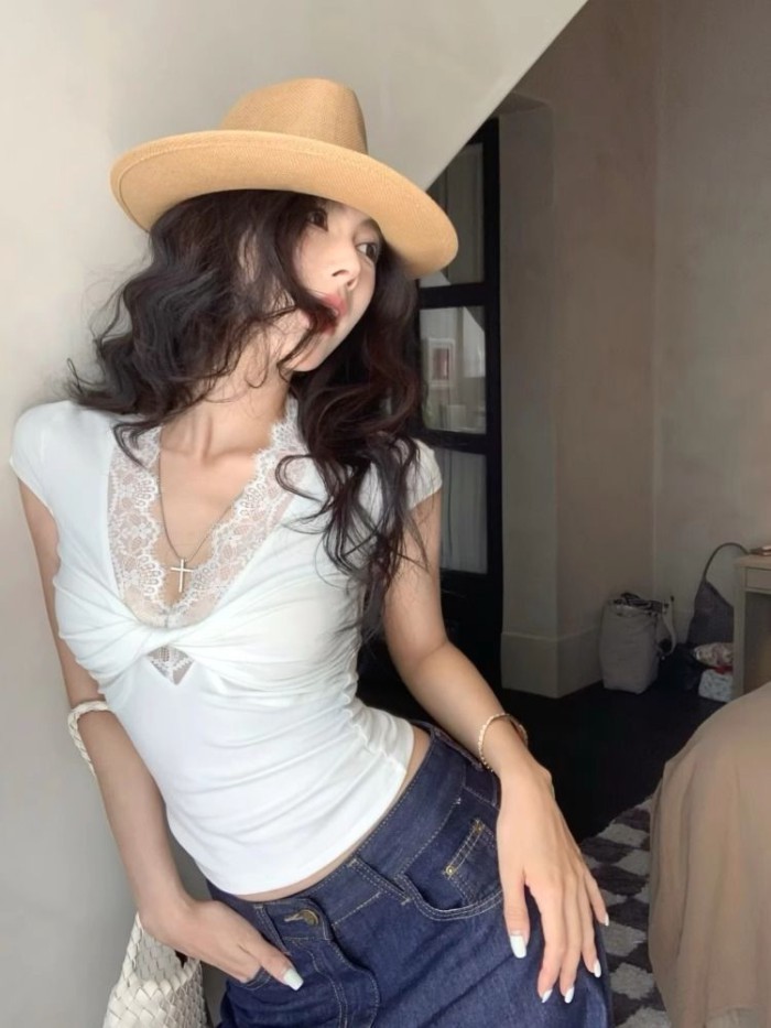 Áo thun ngắn tay giả ren hai mảnh dành cho những cô nàng ham muốn trong sáng Áo trễ vai cổ chữ V gợ