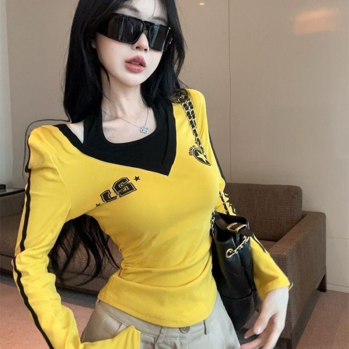 hot girl Mỹ phối màu tương phản áo thun giả hai dây dài tay cho nữ mùa thu áo trễ vai in họa tiế
