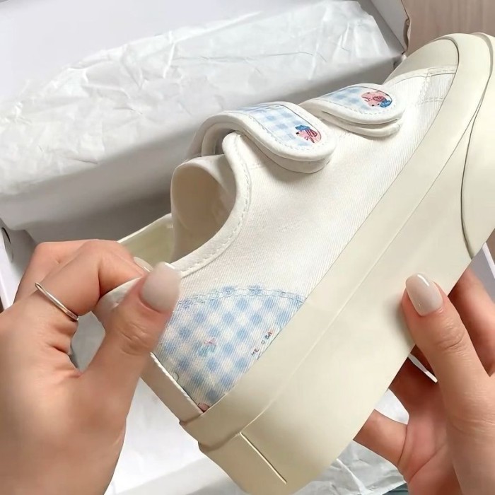Giày canvas trắng đế dày đơn giản dành cho nữ sinh với chân váy và giày thể thao Velcro