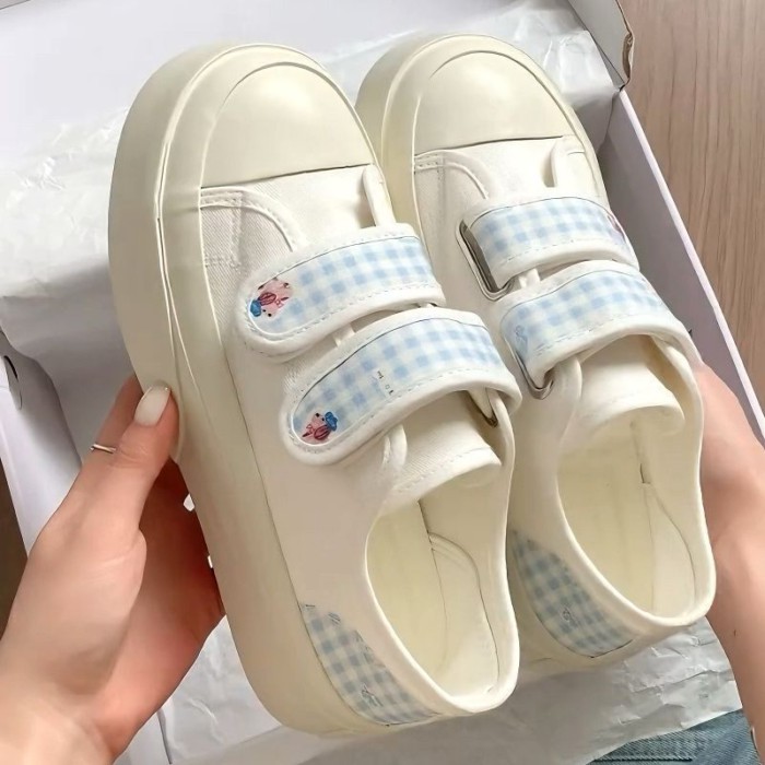 Giày canvas trắng đế dày đơn giản dành cho nữ sinh với chân váy và giày thể thao Velcro