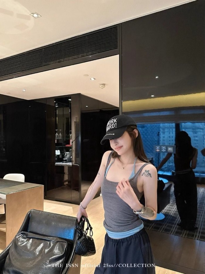 áo yếm hai dây màu sắc tương phản thật dành cho nữ mùa hè phong cách Hàn Quốc sang trọng eo thon