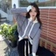Áo cardigan dệt kim cao cổ có khóa kéo với áo khoác ngoài màu tương phản