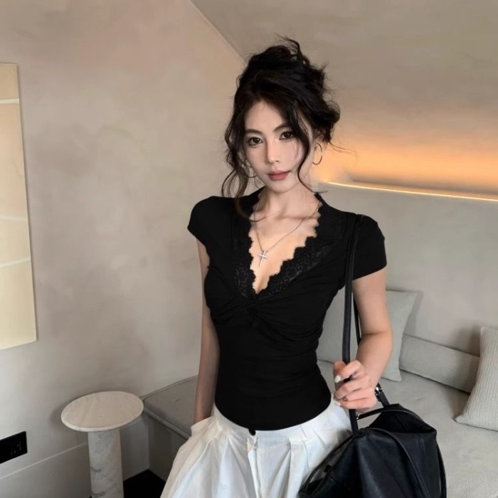 Áo thun ngắn tay giả ren hai mảnh dành cho những cô nàng ham muốn trong sáng Áo trễ vai cổ chữ V gợ