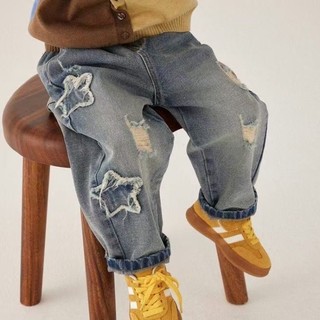Quần denim trẻ em denim mềm mại cho bé trai có thiết kế thêu vá quần jean rách không phai màu