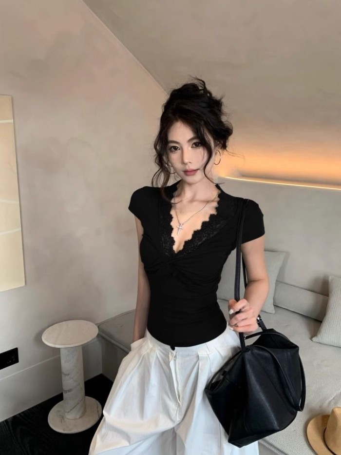 Áo thun ngắn tay giả ren hai mảnh dành cho những cô nàng ham muốn trong sáng Áo trễ vai cổ chữ V gợ