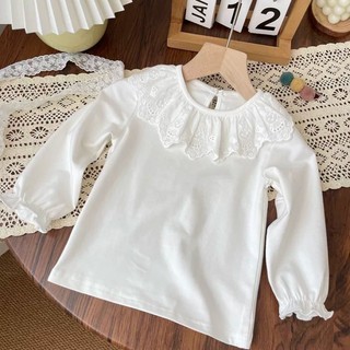 Áo sơ mi dài tay cổ ren xếp nếp cho bé gái màu trắng có cổ công chúa với chất liệu cotton nguyên ch