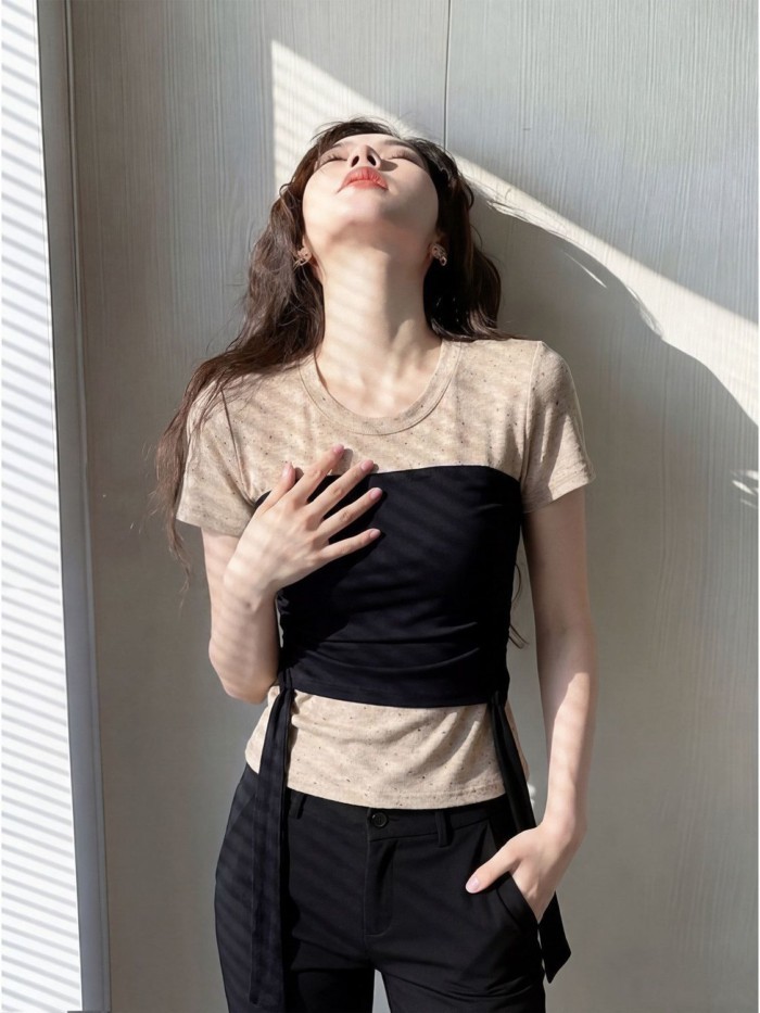 bộ quần áo đẹp đầu xuân dành cho nữ niche mới hai dây giả chấm bi hoa mai áo thun ngắn tay
