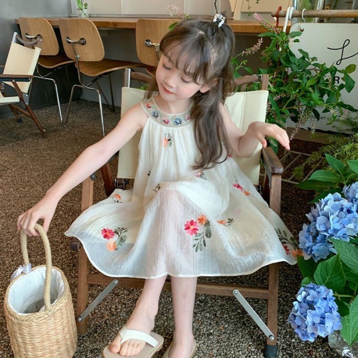 Váy mới dành cho nữ Phong cách mùa hè Váy treo thêu trẻ em Phong cách nghỉ dưỡng Công chúa bãi b