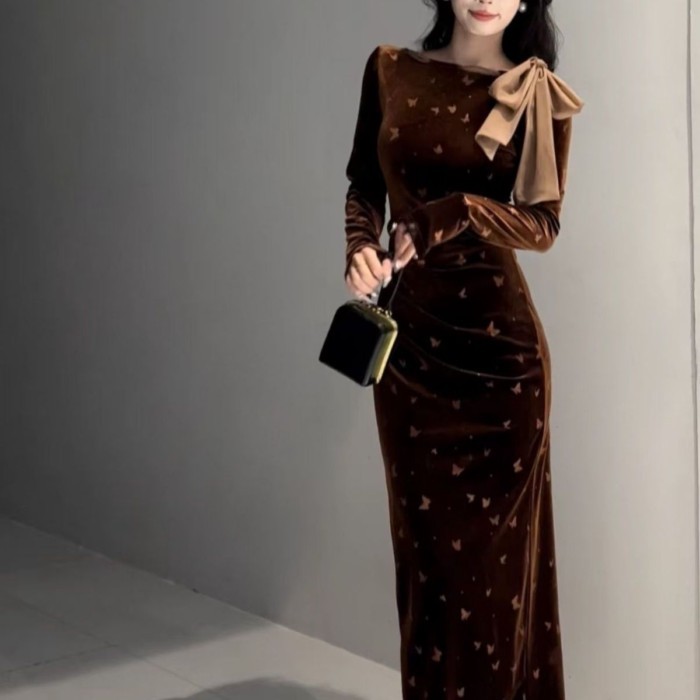 mẫu váy nhung dài tay in ruy băng thu đông mới khí chất mùa thu đông váy dài xếp ly xẻ thẳng thẳ