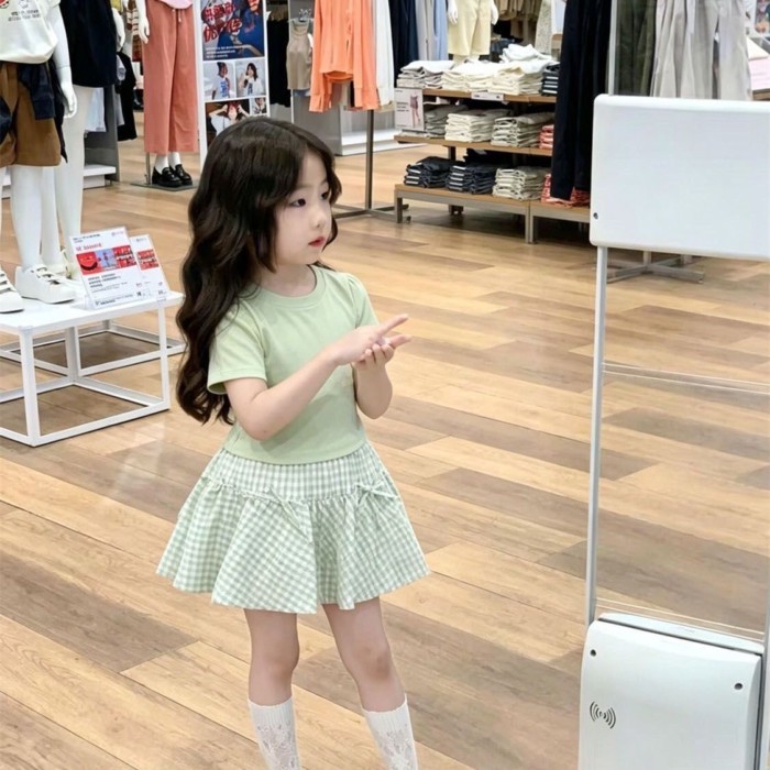 cô gái phong cách Hàn Quốc phong cách mùa hè mới màu xanh lá cây tươi mát áo ngắn tay kẻ sọc váy