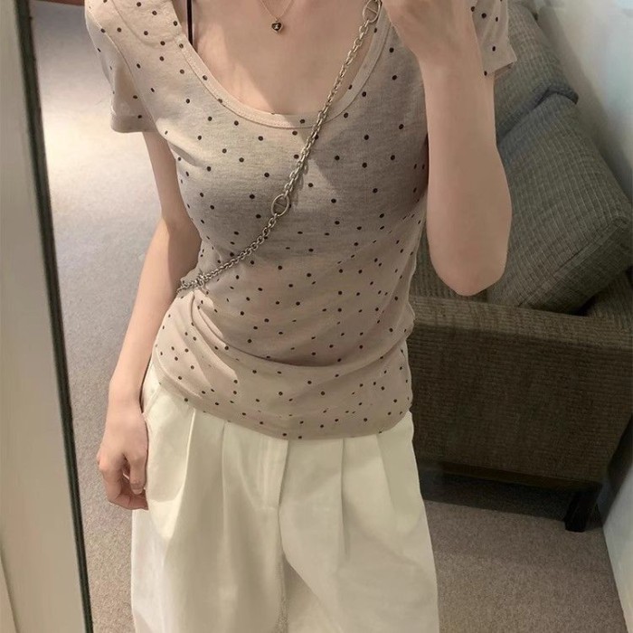 Phong cách Hàn Quốc ngọt ngào hot girl cổ thấp để lộ xương đòn áo thun ngắn tay in hình chấm