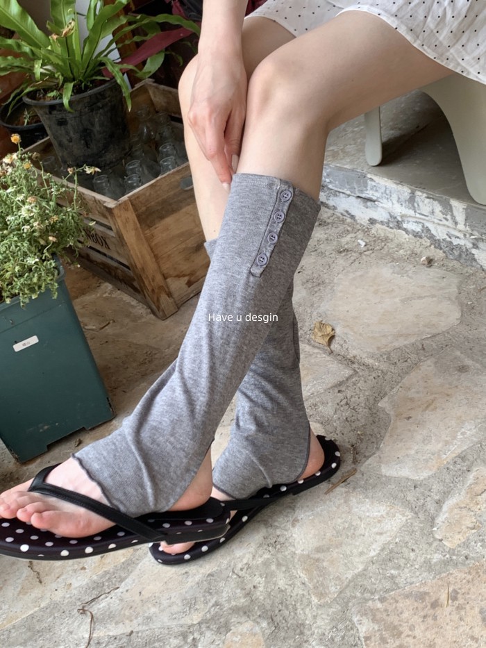Có bạn desgin
 Màu Xám Mùa Hè Mỏng Phong Cách Bên Nút Cọc Tất Nữ miu Series Chân Bước Giữa Ống Tất Nút Chia Nửa Giấy Tất
