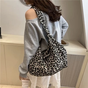 Vải kẻ sọc màu vàng Retro Nữ công suất lớn Họa tiết da báo Đi làm thường ngày Mua sắm nhẹ Pho