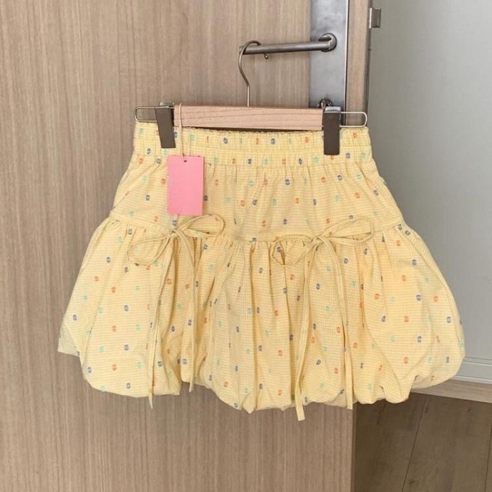 Chân váy tutu chữ A thắt nơ lưng cao màu vàng đẹp kiểu dáng nữ tính ngọt ngào tươi trẻ