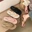 Dép xỏ ngón mùa hè chấm bi Hàn Quốc, dép đi biển đế phẳng trong nhà thời trang và giản dị chốn