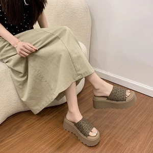 Dép đế dày xếp ly chấm bi cổ điển dành cho nữ mặc ngoài mùa hè phong cách mới dép đế nhọn cỡ