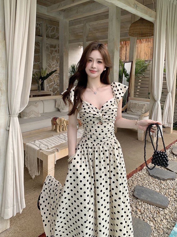 Đầm chấm bi cao cấp phong cách Pháp dành cho nữ mùa hè mới xếp ly eo thon Váy chữ A dài