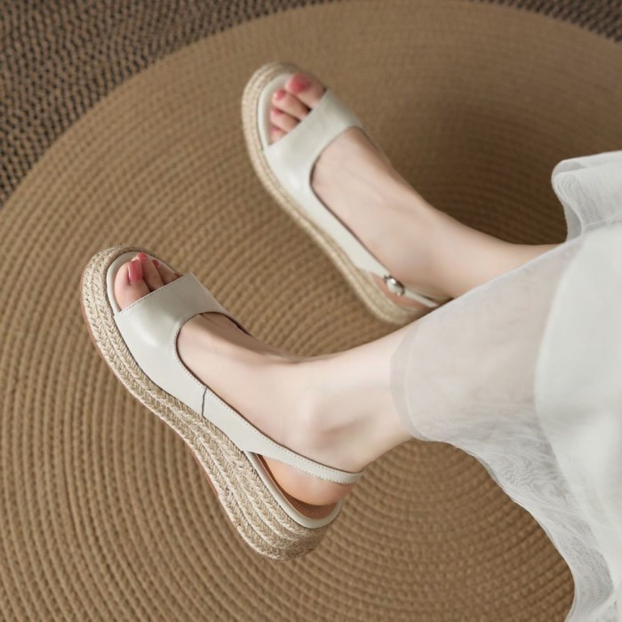 đôi giày sandal hở mũi rơm đế dày dành cho nữ mùa hè nêm đế bằng thông thường có khóa một từ dây