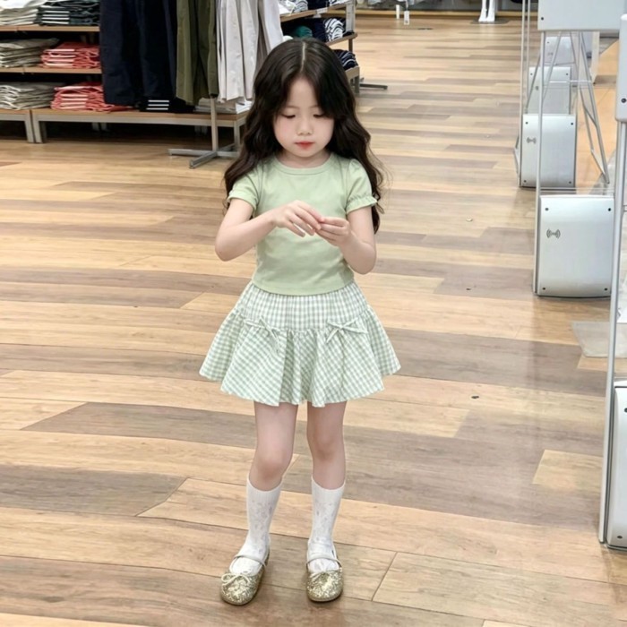 cô gái phong cách Hàn Quốc phong cách mùa hè mới màu xanh lá cây tươi mát áo ngắn tay kẻ sọc váy
