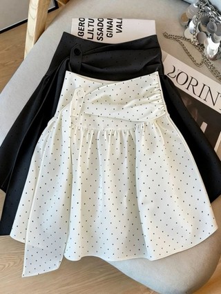 Váy Chấm Bi Không Đều Nữ Mùa Hè Mới Cao Cấp Ôm Cổ Chân Váy Chữ A Xếp Ly