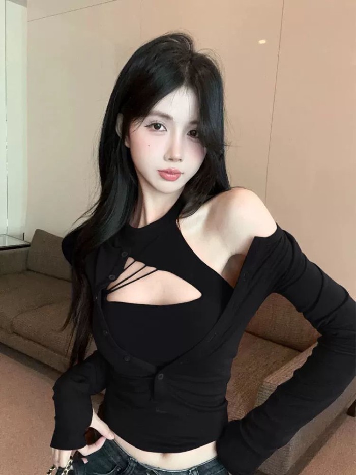 Áo thun dài tay giả hai mảnh màu đỏ nữ rỗng Slim Fit Halterneck Top ngắn màu đen
