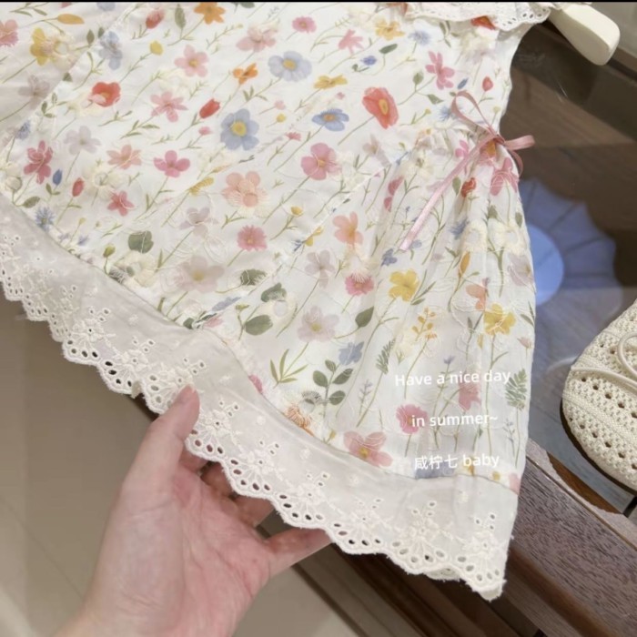 Đầm ren hoa không tay ngọt ngào cho bé gái mùa hè Đầm ren phong cách mục vụ