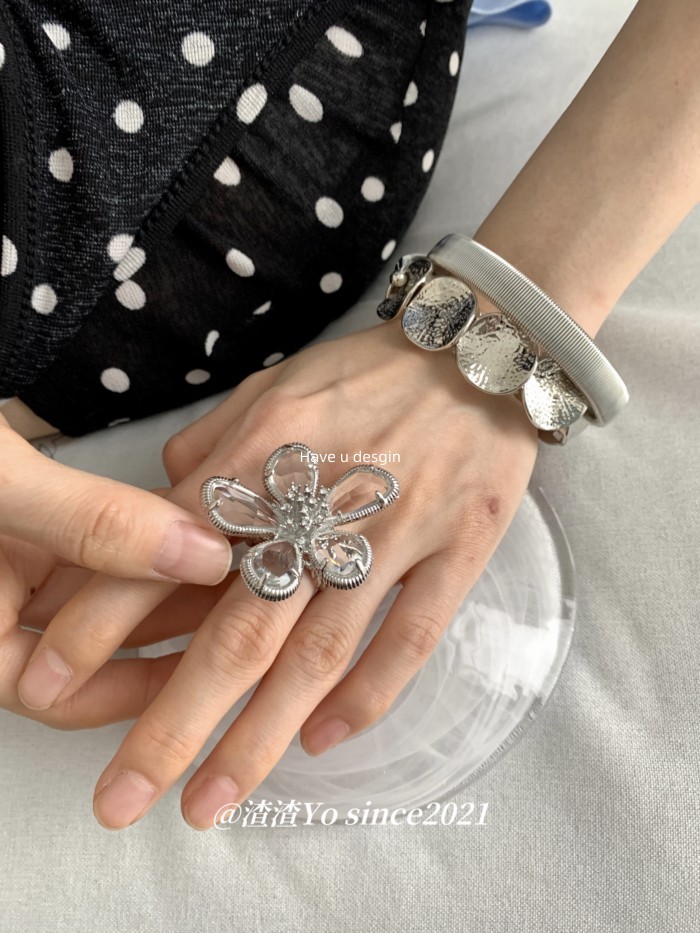 Have u desgin Xuân Hè Thiết Kế Sang Trọng Trong Suốt Hoa Chỉ Số Nhẫn Ngón Tay Phù Hợp Với Nhẫn Đơn Giản Đi Lại Vòng Phóng Đại