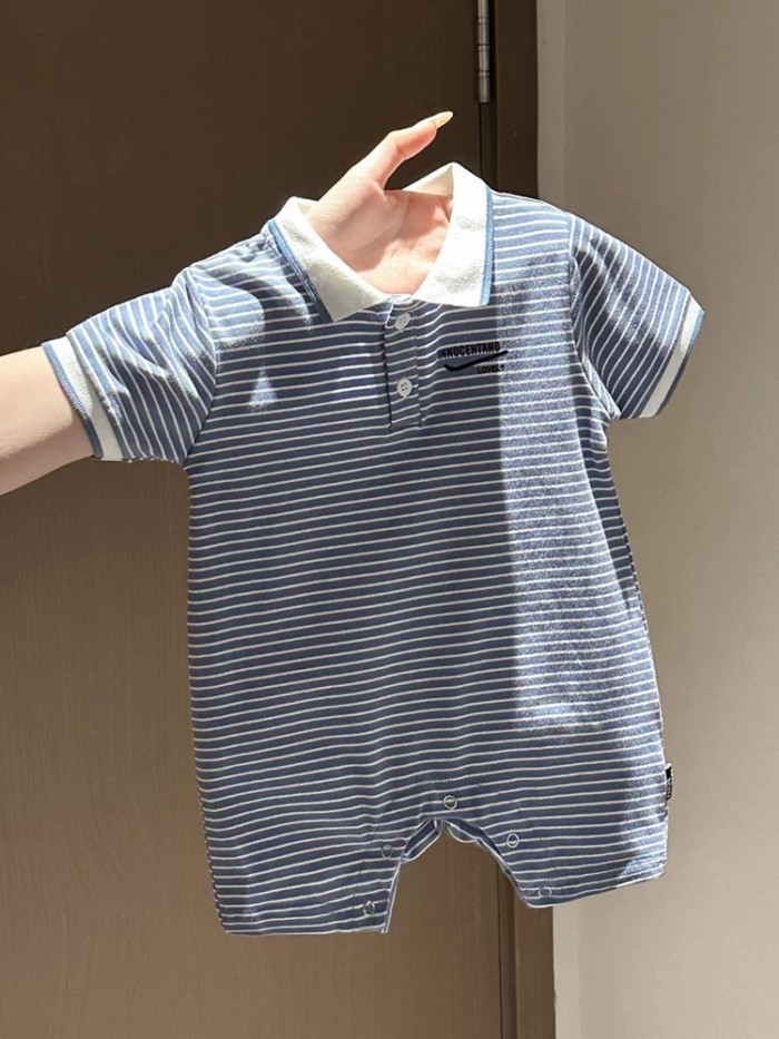 Phong cách nhẹ nhàng và sống động Jumpsuit sọc mỏng cổ sơ mi ngắn tay hậu cung