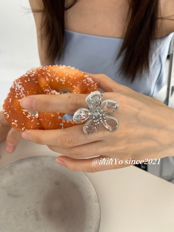 Have u desgin Xuân Hè Thiết Kế Sang Trọng Trong Suốt Hoa Chỉ Số Nhẫn Ngón Tay Phù Hợp Với Nhẫn Đơn Giản Đi Lại Vòng Phóng Đại