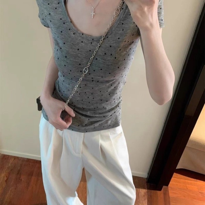 Phong cách Hàn Quốc ngọt ngào hot girl cổ thấp để lộ xương đòn áo thun ngắn tay in hình chấm