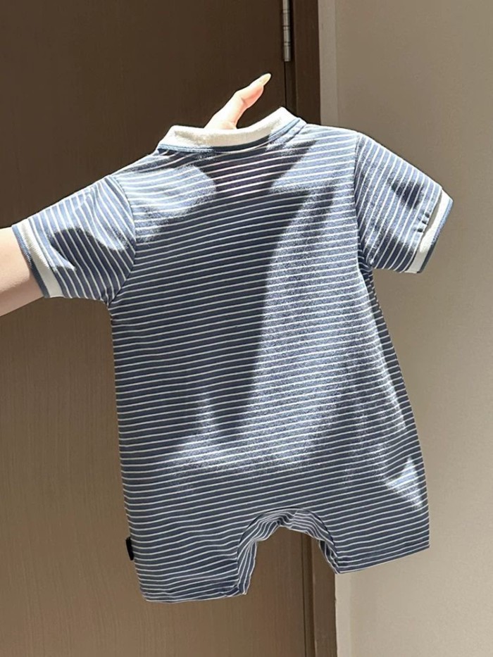 Phong cách nhẹ nhàng và sống động Jumpsuit sọc mỏng cổ sơ mi ngắn tay hậu cung