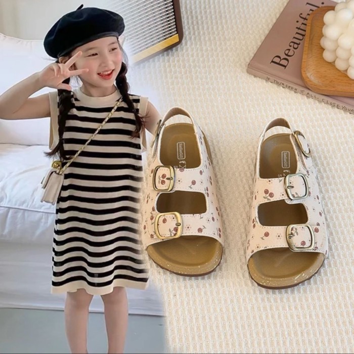 Mùa Hè  Nữ Mới Giày Sandal Công Chúa Chống Trơn Trượt Đế Mềm Mục Vụ Anh Đào Nhỏ Dép Bé Gái Khu