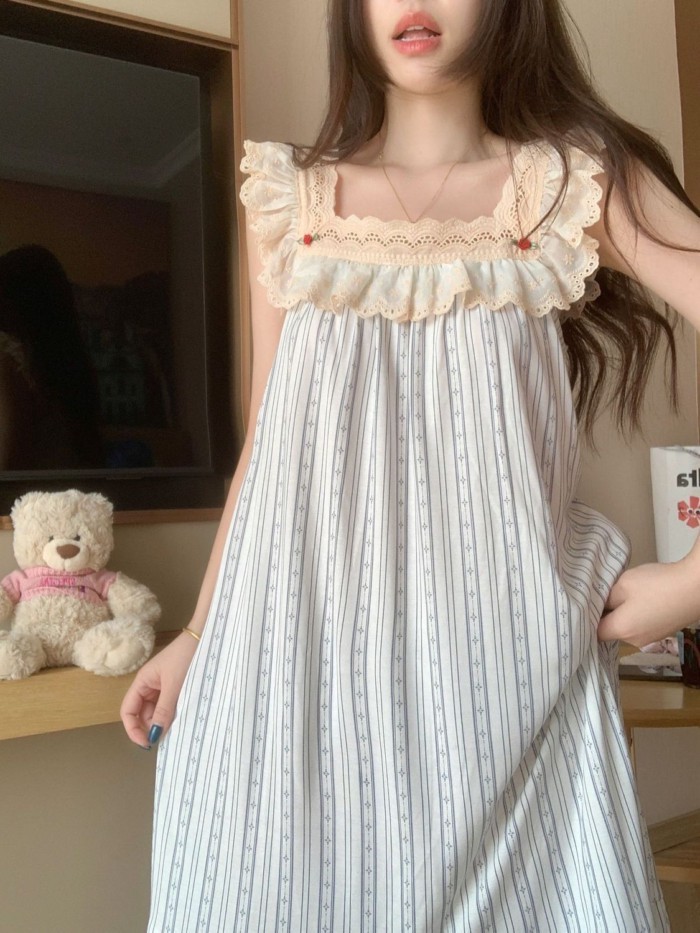 French Lace Suspender Nightgown For Women Summer New Style Small Flying Sleeves Princess Style S
