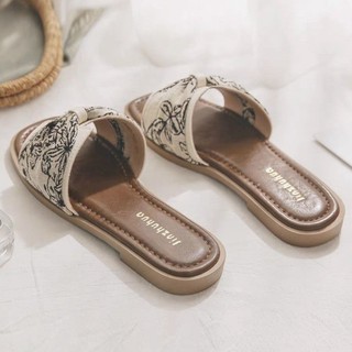 Fashionable And Beautiful Flat Skirt For Summer Outer Wear, French Style Sandals And Slippers