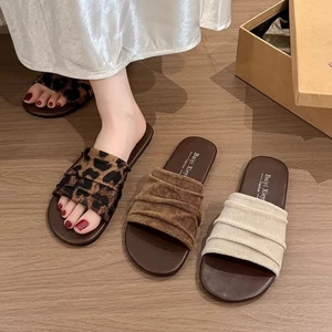Giày sandal đế bệt xếp ly cho nữ mùa hè, dép đế bệt đi biển không gây mỏi chân.