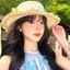 Mũ chống nắng bằng rơm thanh lịch có vành lớn và trang trí hoa cho những ngày đi nghỉ và đi biển