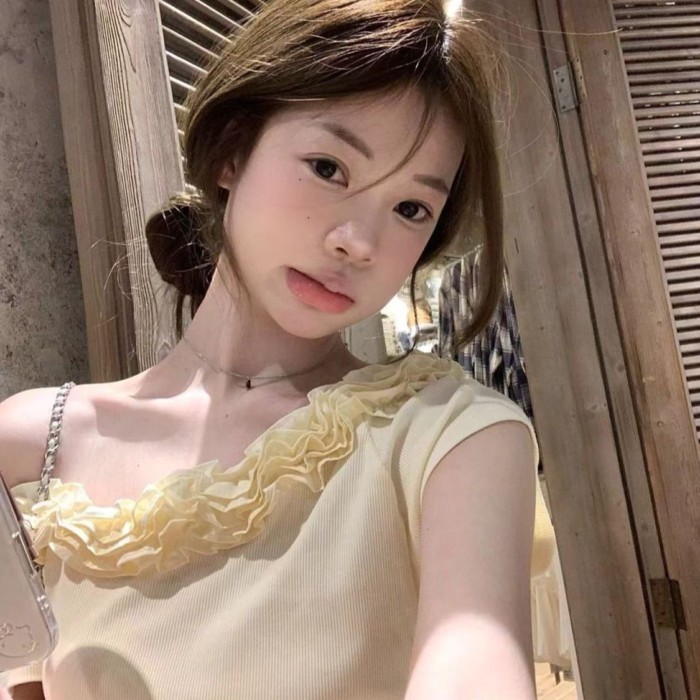 Áo thun ngắn tay lệch vai màu vàng phong cách Hàn Quốc dành cho nữ mùa hè, áo trễ vai lệch va