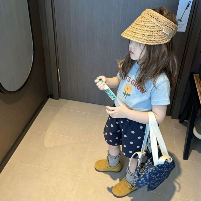 Bộ đồ bé gái phong cách Hàn Quốc mới bé gái in hoa in chữ mềm áo sáp chấm bi quần short hai mảnh
