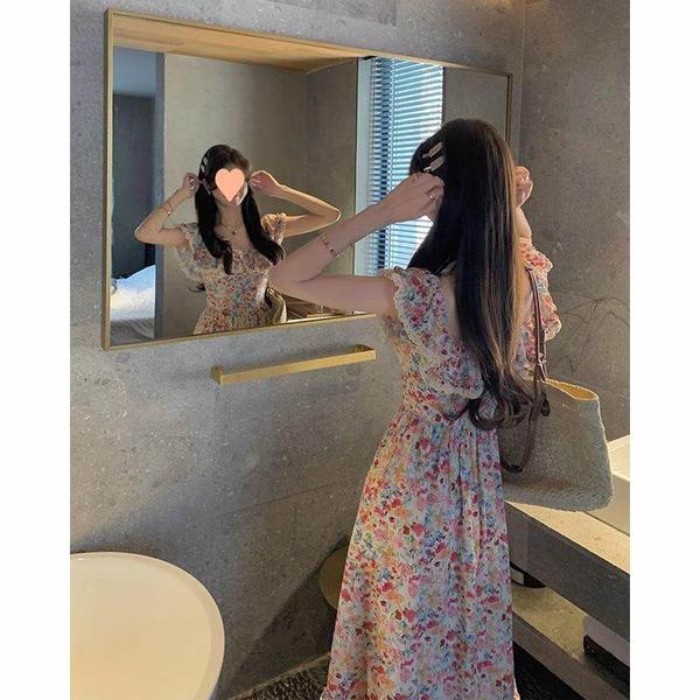 Váy phong cách nghỉ dưỡng bên bờ biển , phong cách Pháp, nhẹ nhàng và sang trọng, tay áo bay nhỏ,