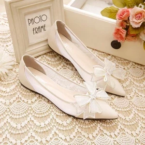 Giày đế bằng kèm váy cho nữ mùa hè phong cách mới giày nhẹ nhàng mũi nhọn giày mũ len phong cách