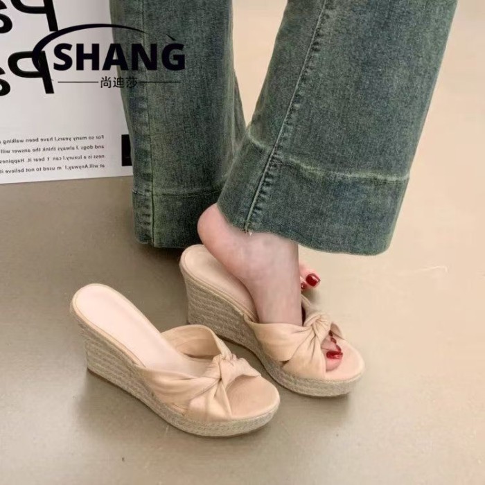 Dép La Mã phổ biến cho nữ Áo khoác ngoài mùa hè Wedge Dép đế dày nữ Dép đế mềm Dép đi biển đa