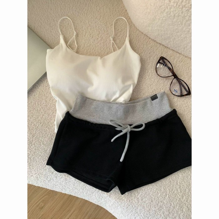 Đồ ngủ gợi cảm có miếng đệm ngực cho bé gái, quần short có dây đeo cho ham muốn thuần khiết v