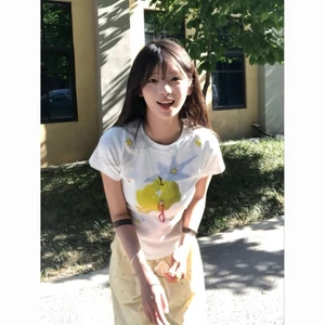 Áo thun ngắn tay vai phải của hot girl Mỹ in hình trái cây dành cho nữ mùa hè nhỏ gọn dáng ôm
